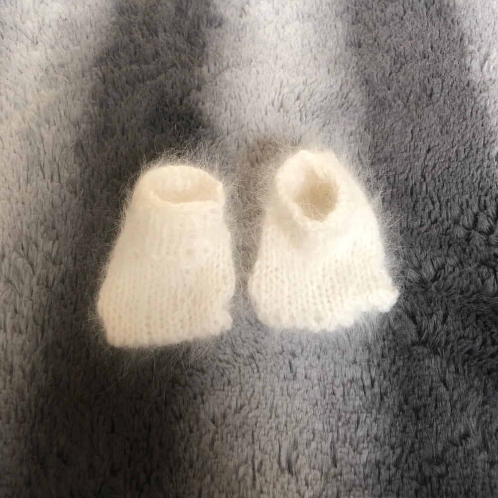 BRAND NEW White Knit Wool Baby Booties
